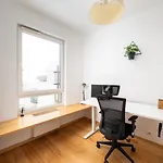 Metro Ursynow Modern Apartamento Varsóvia