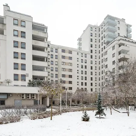 Metro Ursynow Modern Apartment Warsaw