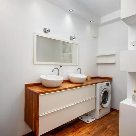 Metro Ursynow Modern Apartment *