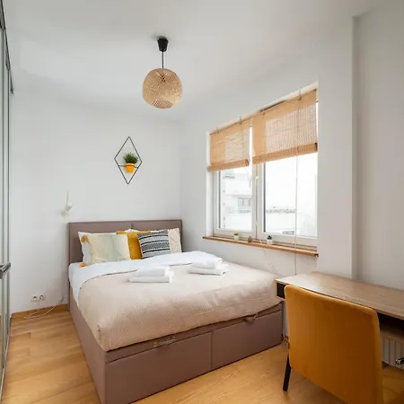 Metro Ursynow Modern Apartment *